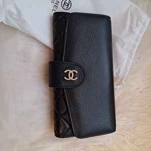 Black wallet